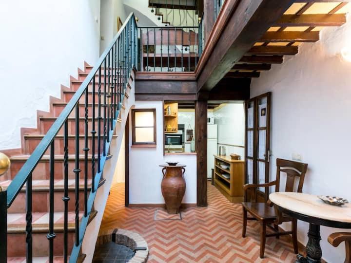 Vakantiehuis Historic House In The Center